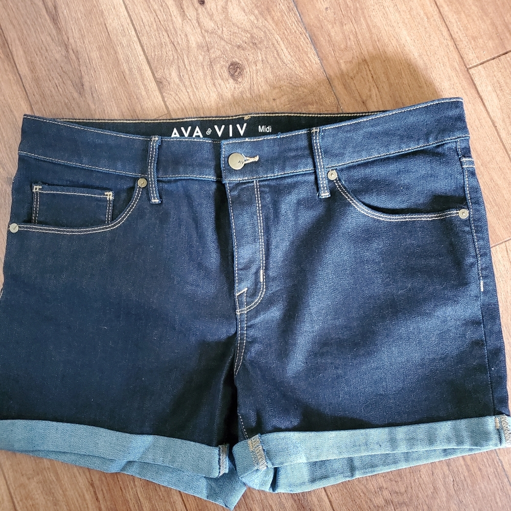 Cuffed shorts